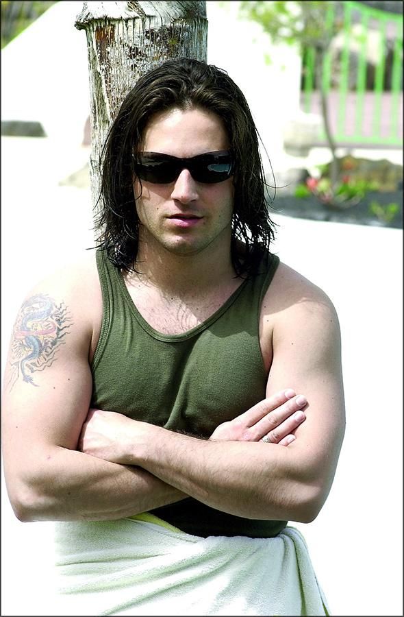 David Bustamante enseña tatuajes