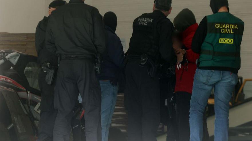 Momento de una de las detenciones en O Salnés.   | // NOÉ PARGA