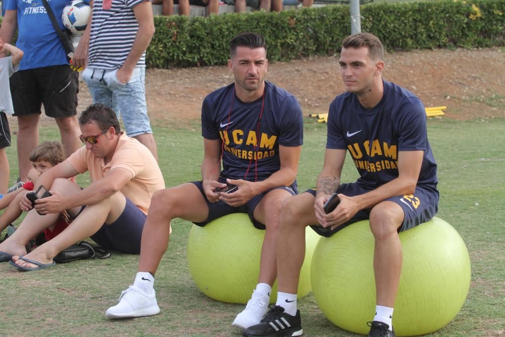 Partido de fútbol amistoso entre FC Cartagena y Mar Menor