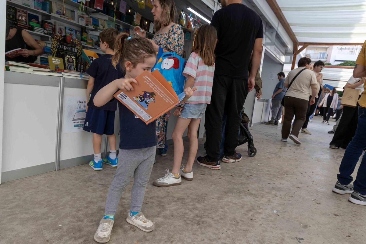 La Feria del Libro abre sus puertas en Alicante con una amplia ...