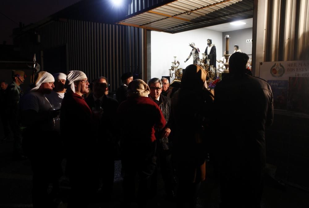 Paso de la Hermandad de los Estudiantes suspendido por la lluvia