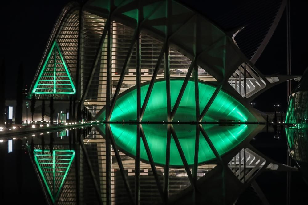 Las Artes y las Ciencias se iluminan de verde