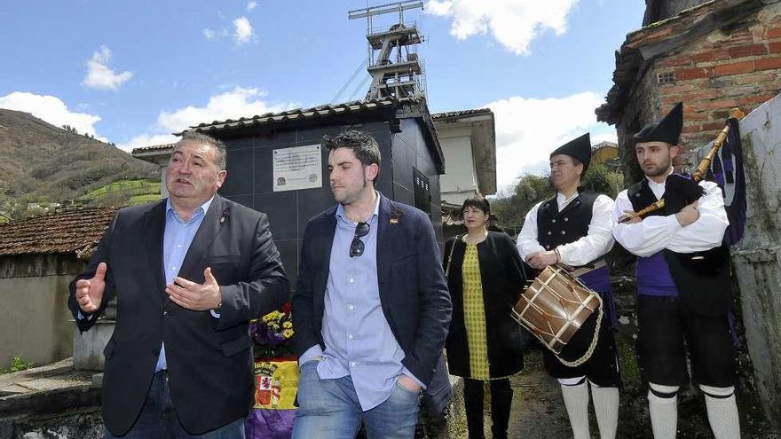 La comarca celebró el Día de la República con varios homenajes