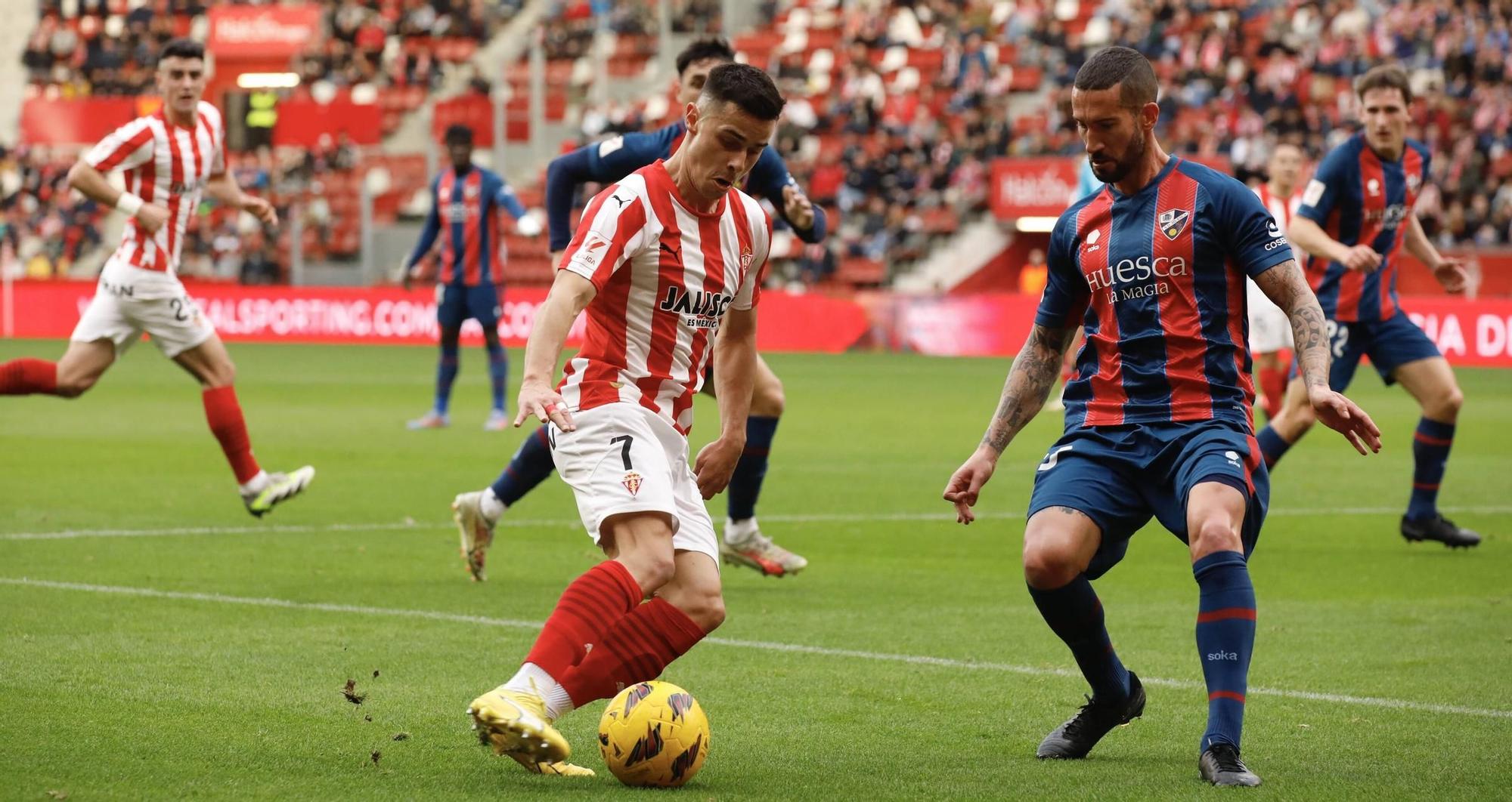 En imágenes: el encuentro entre el Sporting de Gijón y el Huesca