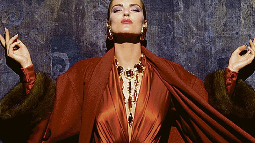 Givenchy Modelo Givenchy se exhibe en Calais - Faro de Vigo