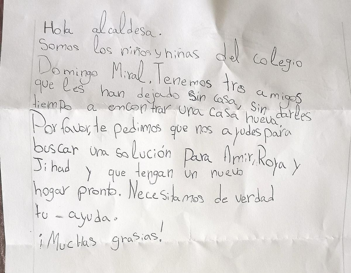La carta que los menores han entregado en el Ayuntamiento de Zaragoza este miércoles.
