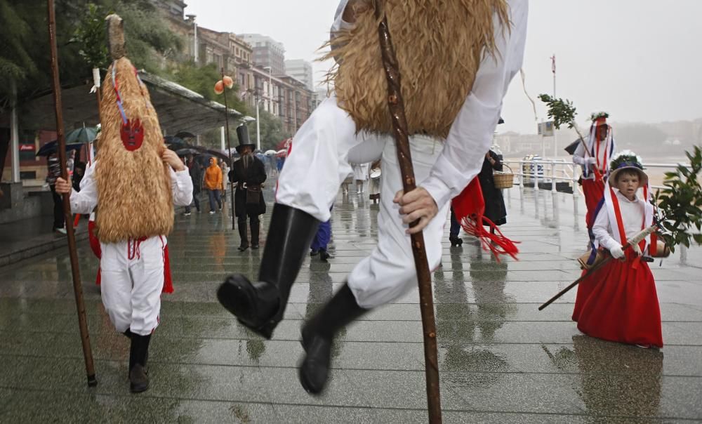 Desfile de máscaras ibéricas en Gijón