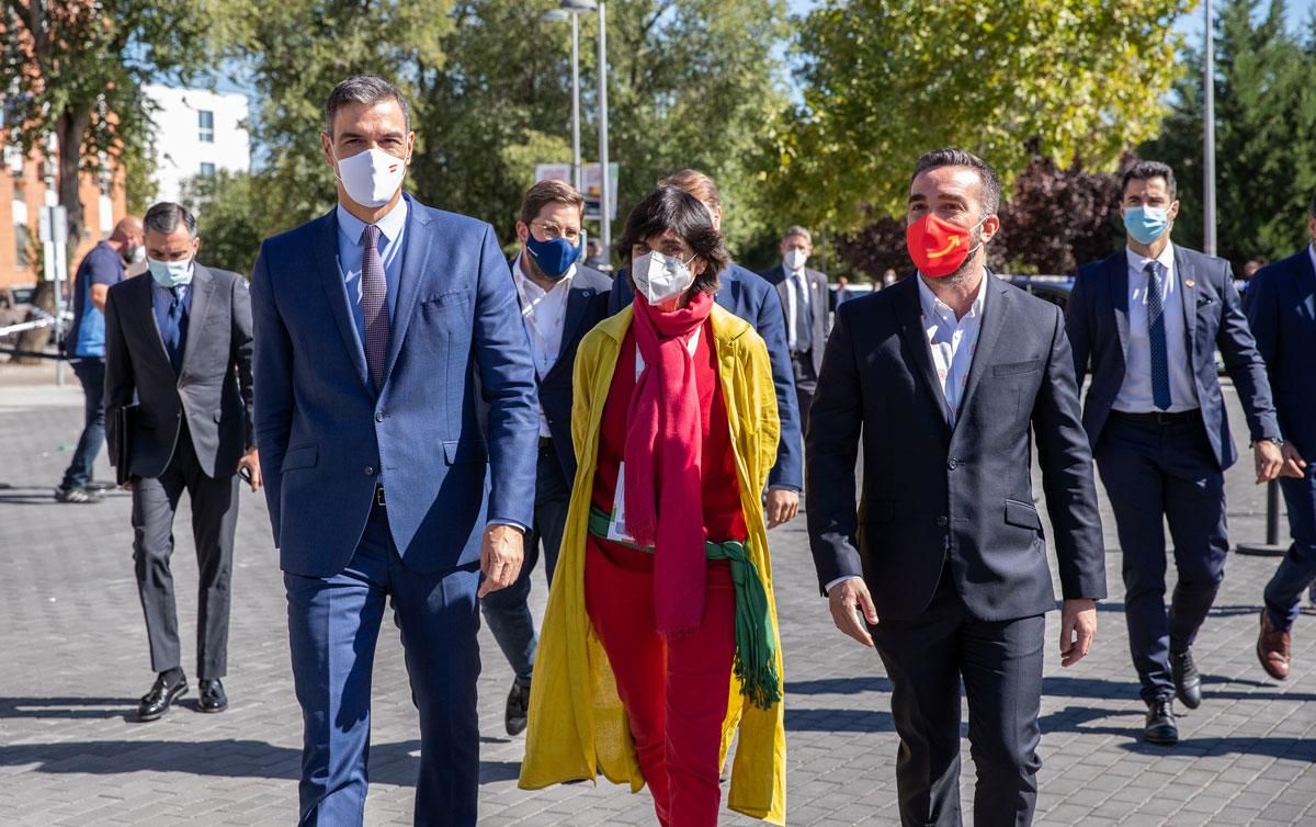 María Benjumea, junto a Pedro Sánchez, Presidente del Gobierno