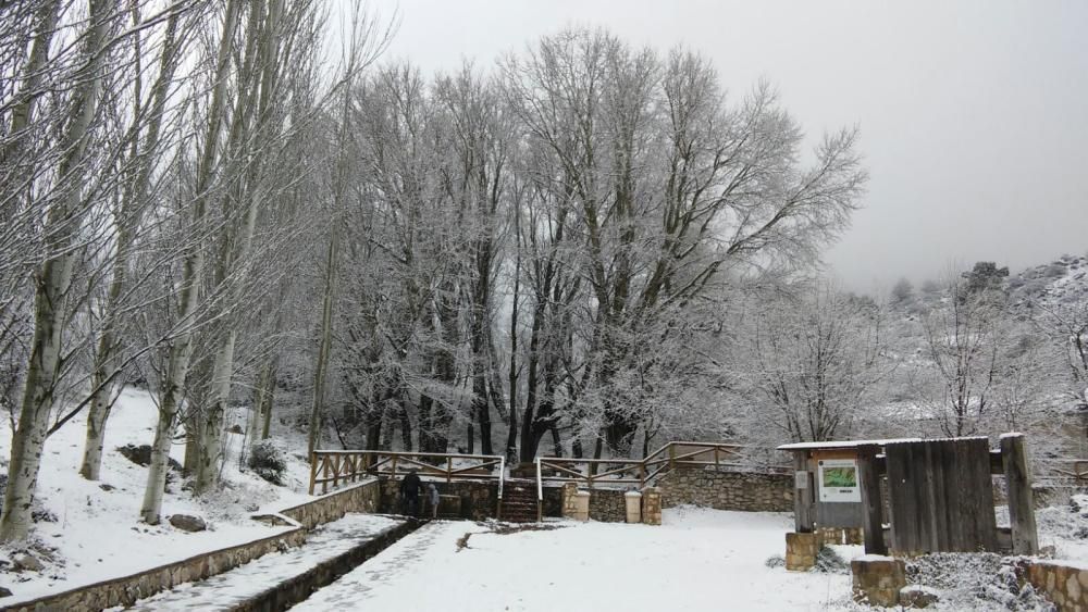 La nieve cubre la Font del Partagás, en la Sierra de Aitana