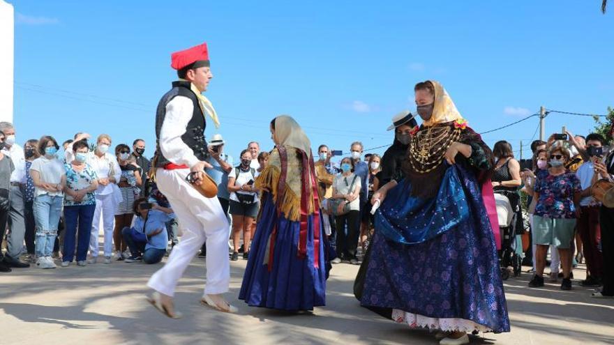 El Pilar de la Mola celebra sus fiestas con juegos, cultura, baile y música