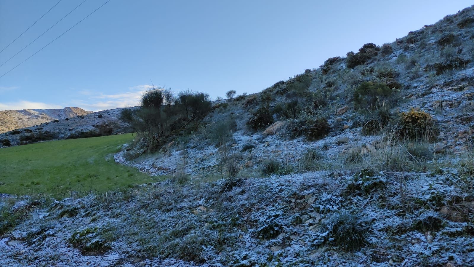 La nieve cubre de blanco El Torcal de Antequera