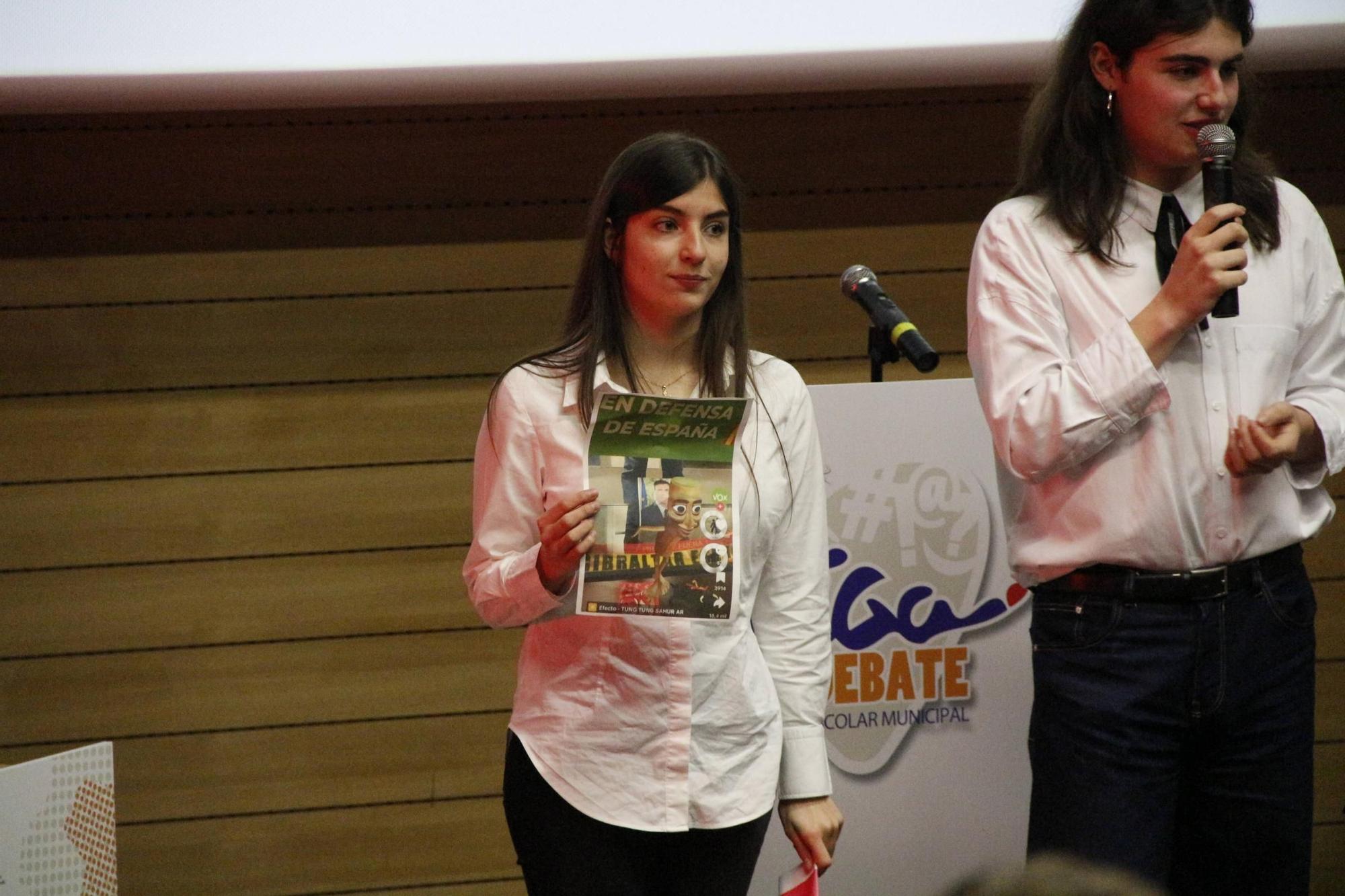 La semifinal de la Liga de Debate Escolar Municipal de Gijón, en imágenes