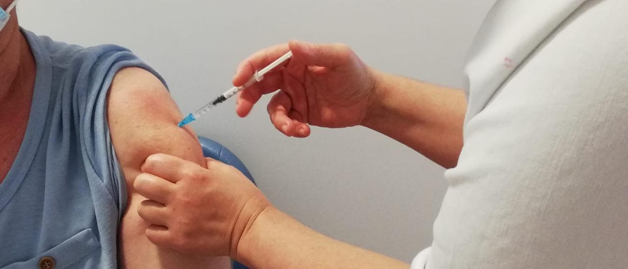La variante ómicron causa en España menos mortalidad que la gripe de 2018-2019