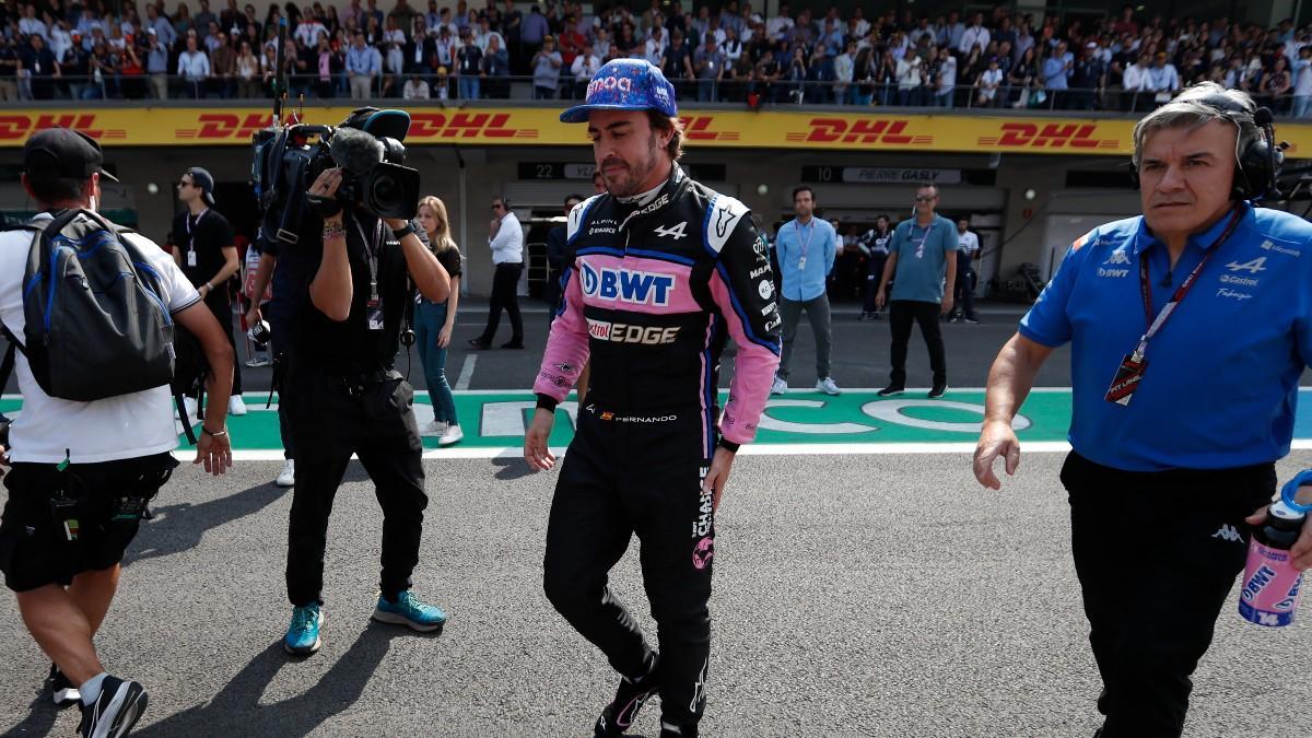 Fernando Alonso, antes del comienzo de la carrera