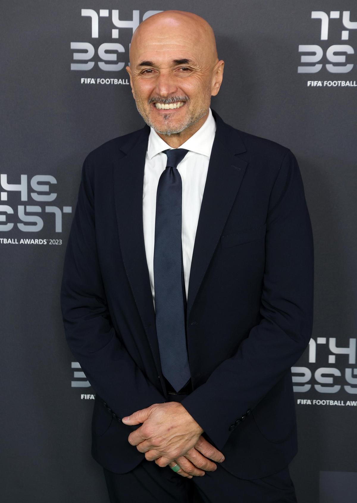 La alfombra roja de los premios The Best FIFA 2023. Luciano Spalletti, entrenador EFE/EPA/NEIL HALL La alfombra roja de los premios The Best FIFA 2023. Luciano Spalletti, entrenador EFE/EPA/NEIL HALL