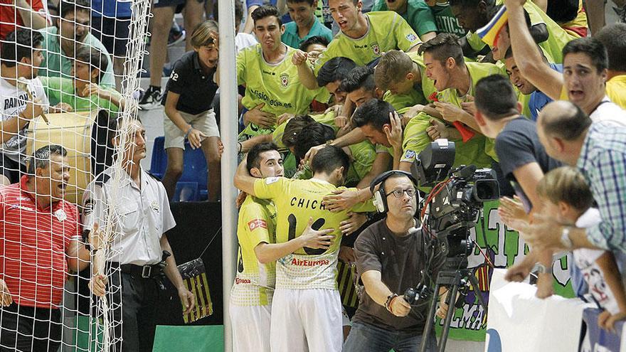 Die Begeisterung bei den Futsal-Spielen in Palma ist groß. Das Foto stammt natürlich aus Vor-Corona-Zeiten.