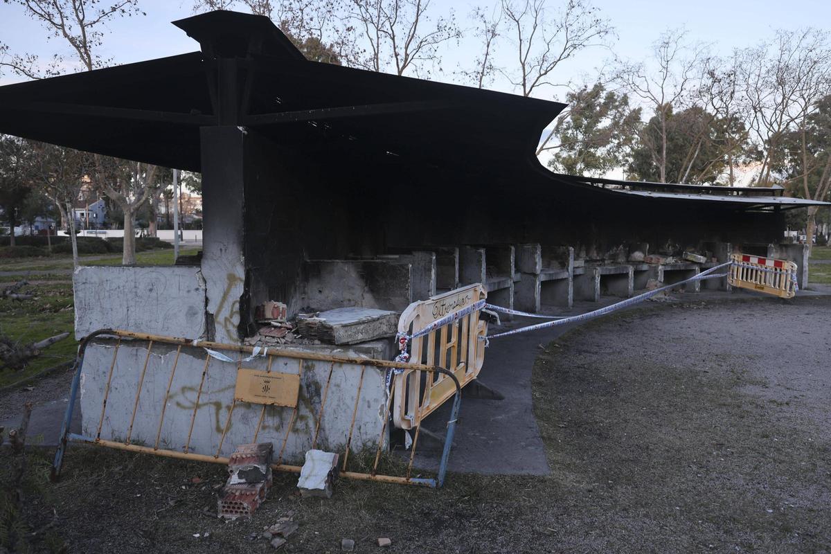 Zona precintada por los desperfectos.