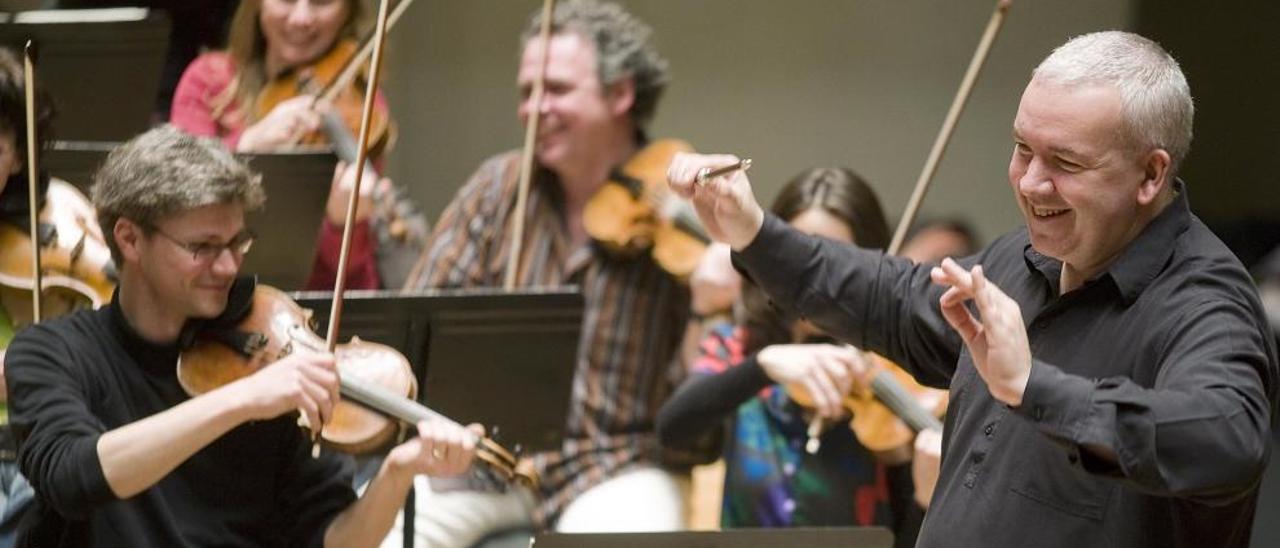 El Palau abre la temporada de primavera con Les Musiciens du Louvre y Marc Minkowski