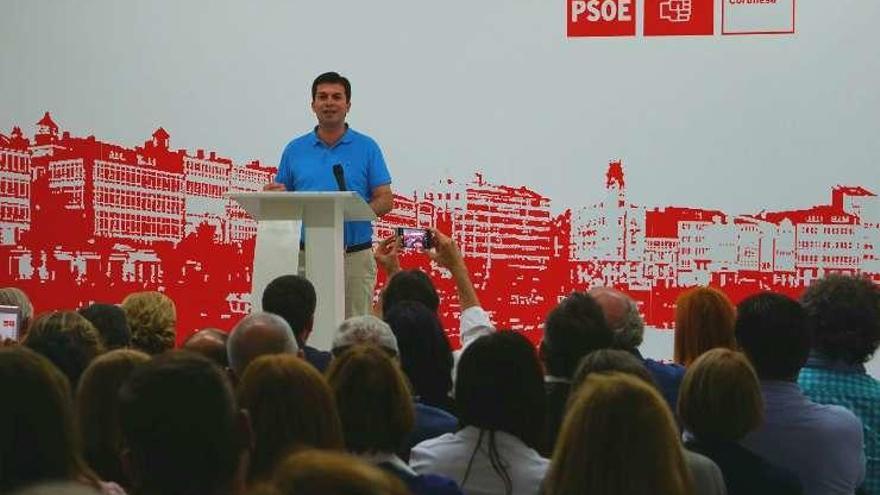 El candidato a las primarias socialistas, Gonzalo Caballero.