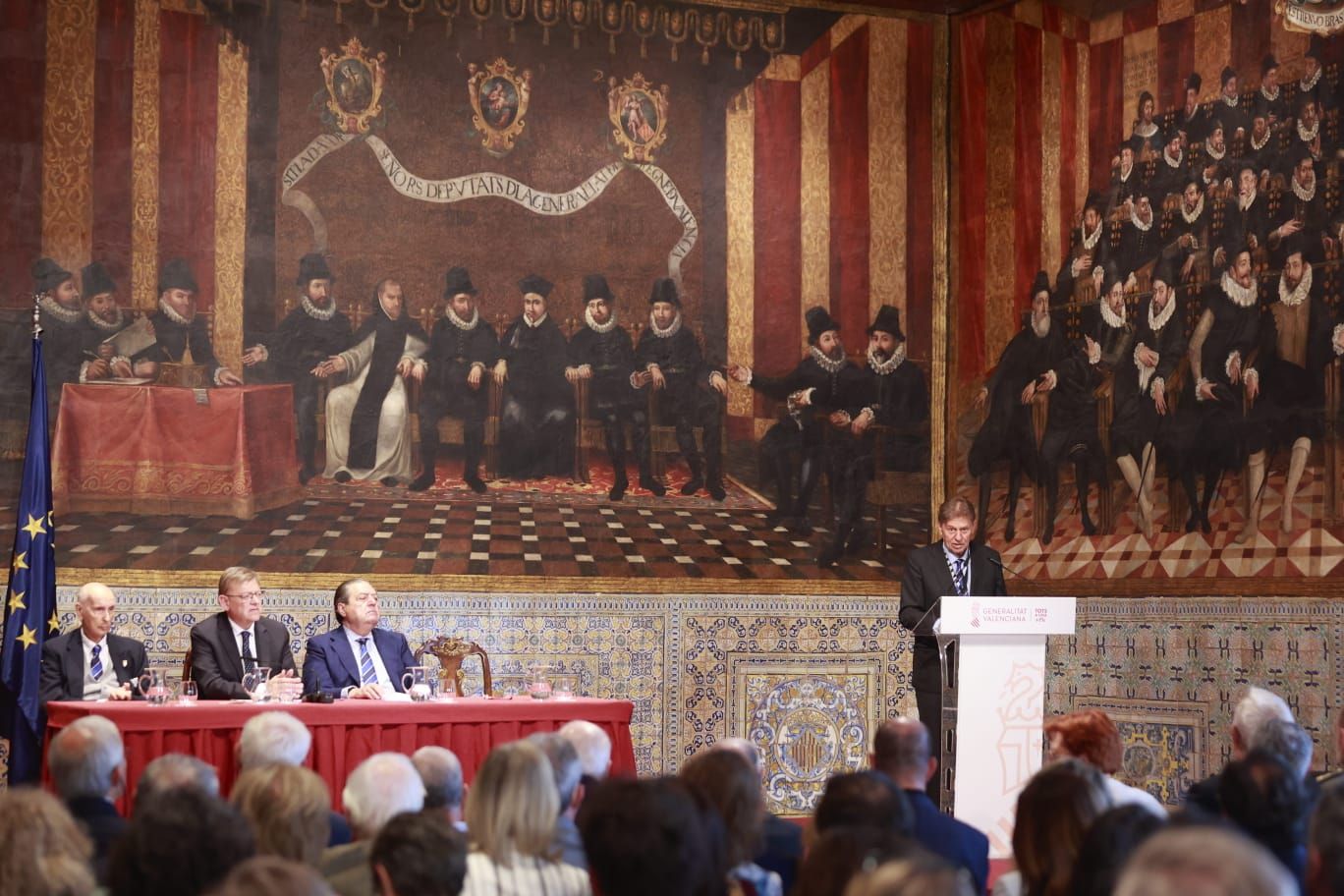 Lectura de los galardonados con los Premios Rei Jaume I este año.