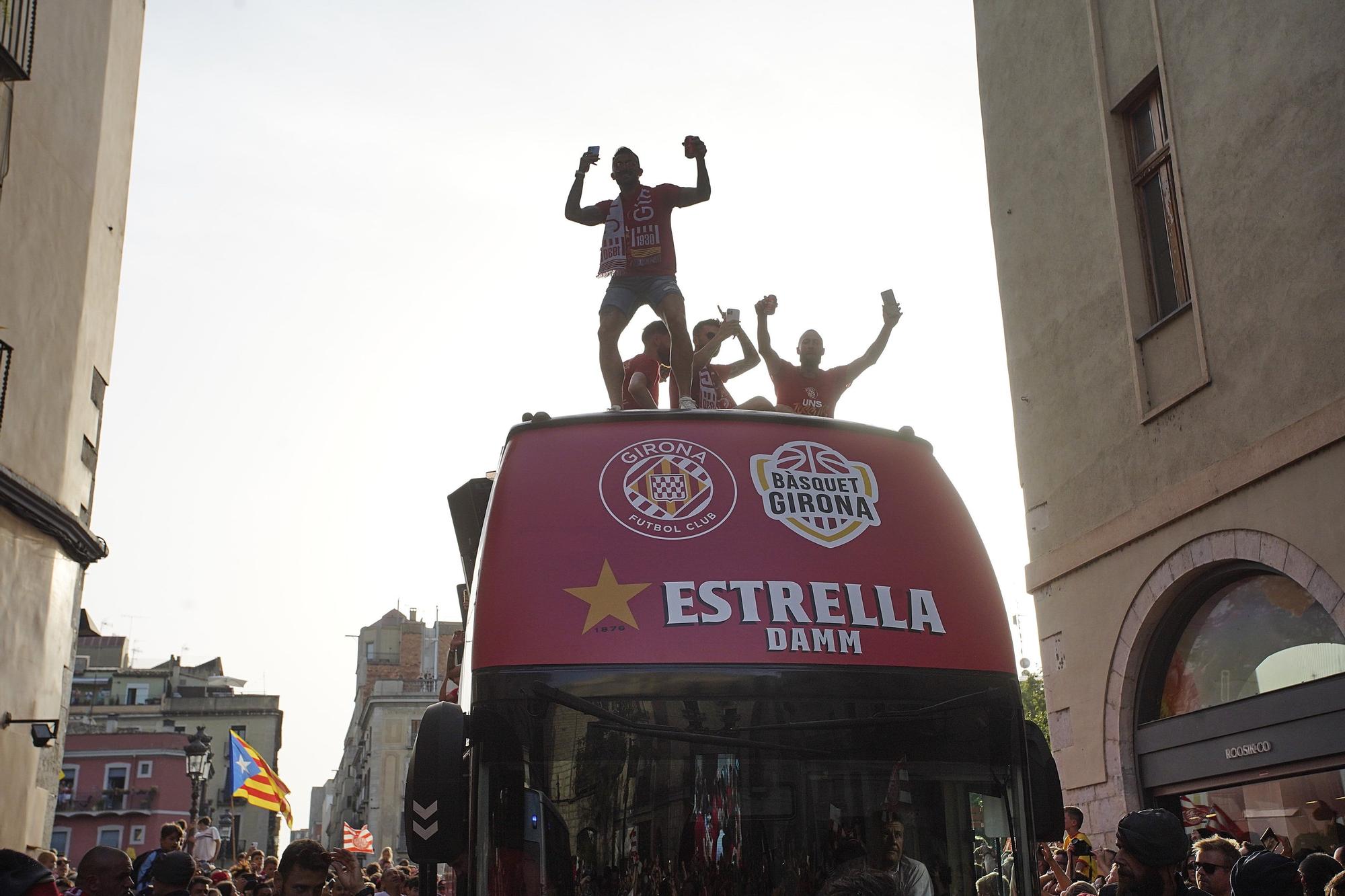 Les millors imatges de la rua de celebració del Girona i el Bàsquet Girona