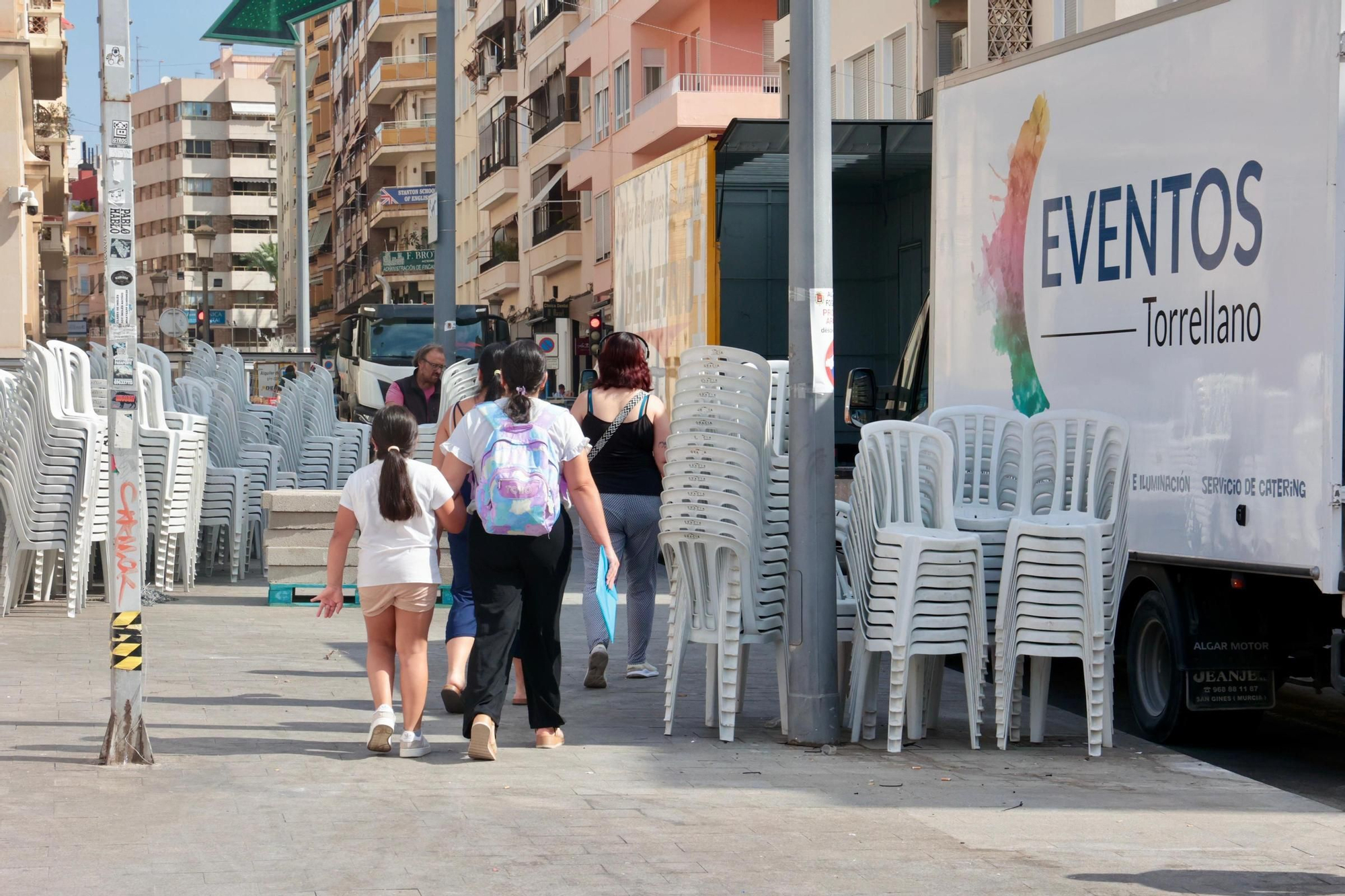 Alicante desmonta las Hogueras y pone fin a las fiestas de este 2025