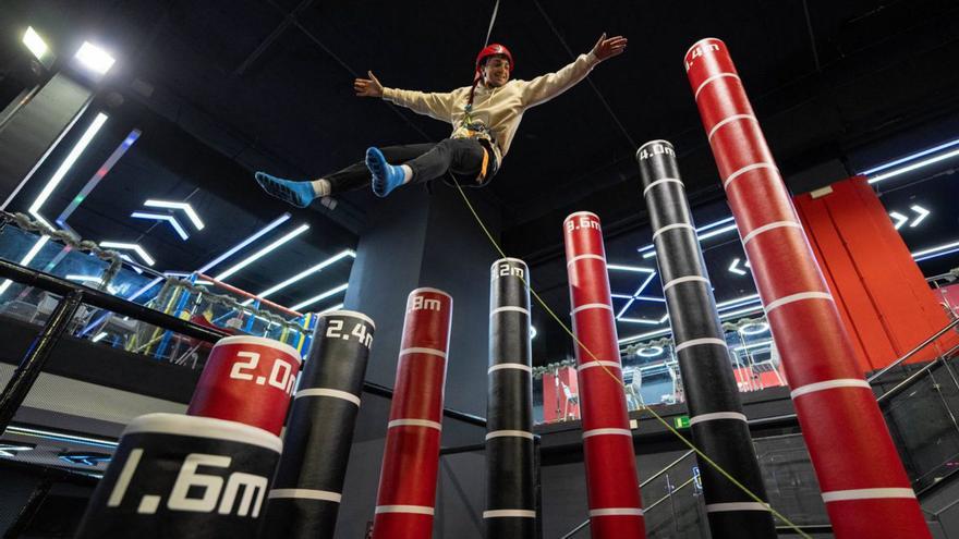 El nou HiJump Park, amb tobogans gegants i circuits impossibles, a Badalona. | ELISENDA PONS