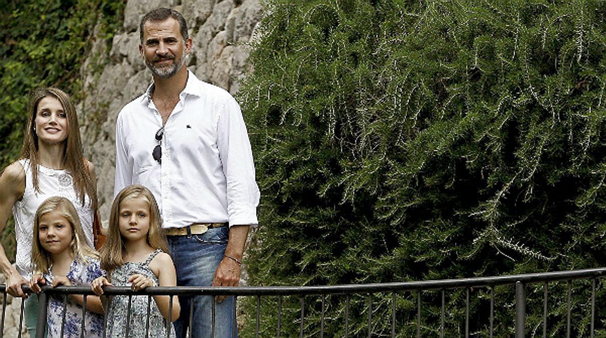 Felip, Letizia i Elionor i Sofia abandonaran Palma aquest dimecres per començar les seves vacances d’estiu en un lloc desconegut.