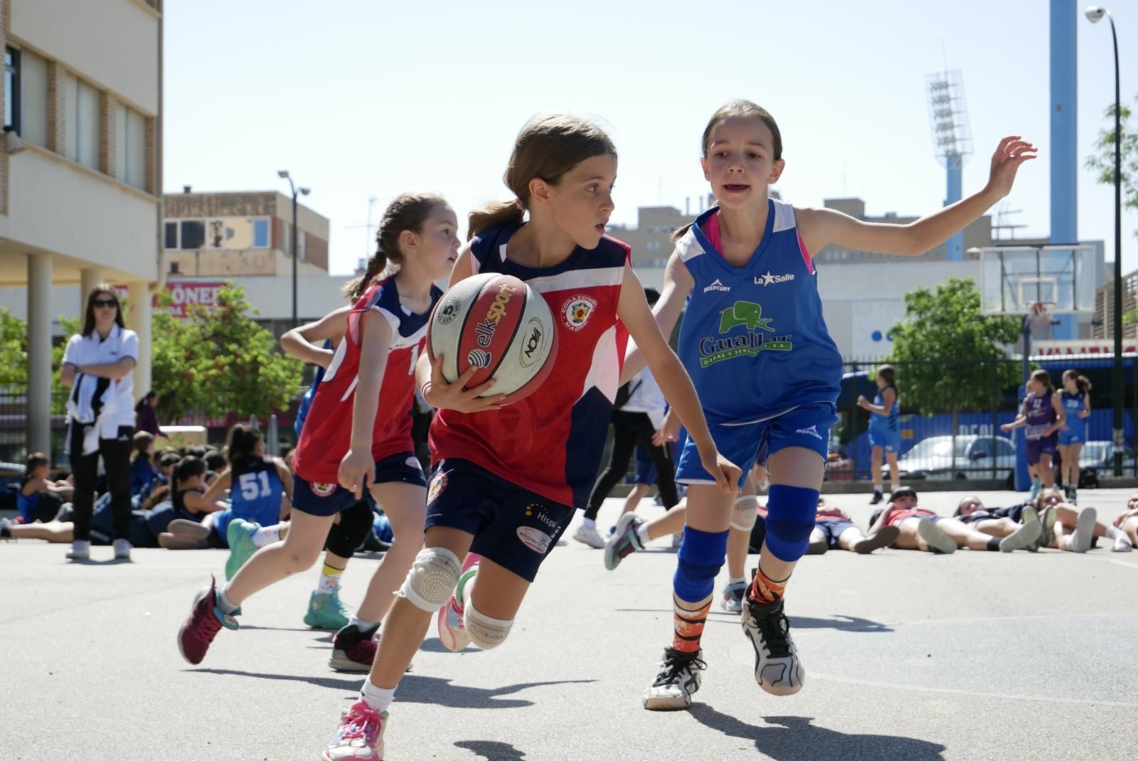 En imágenes | El colegio Doctor Azúa celebra su multitudinario torneo nacional de balonesto