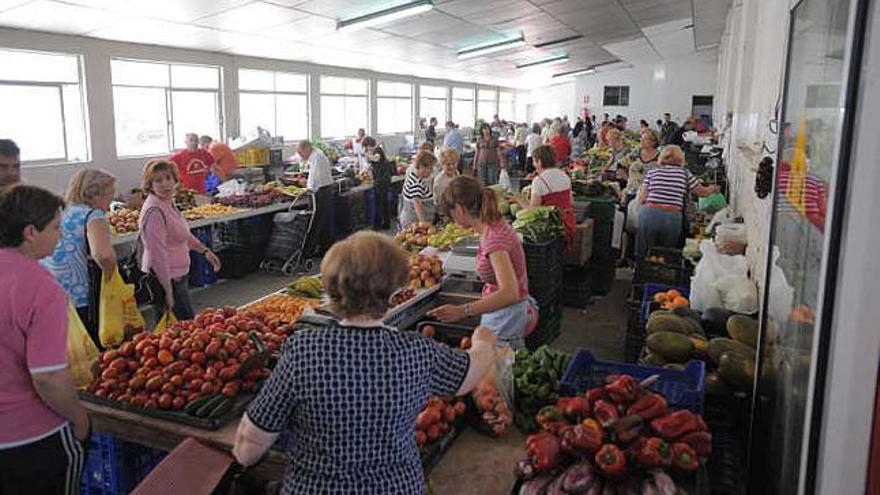 Los placeros exigen modificar la remodelación del Mercado de Abastos para poder pagarla