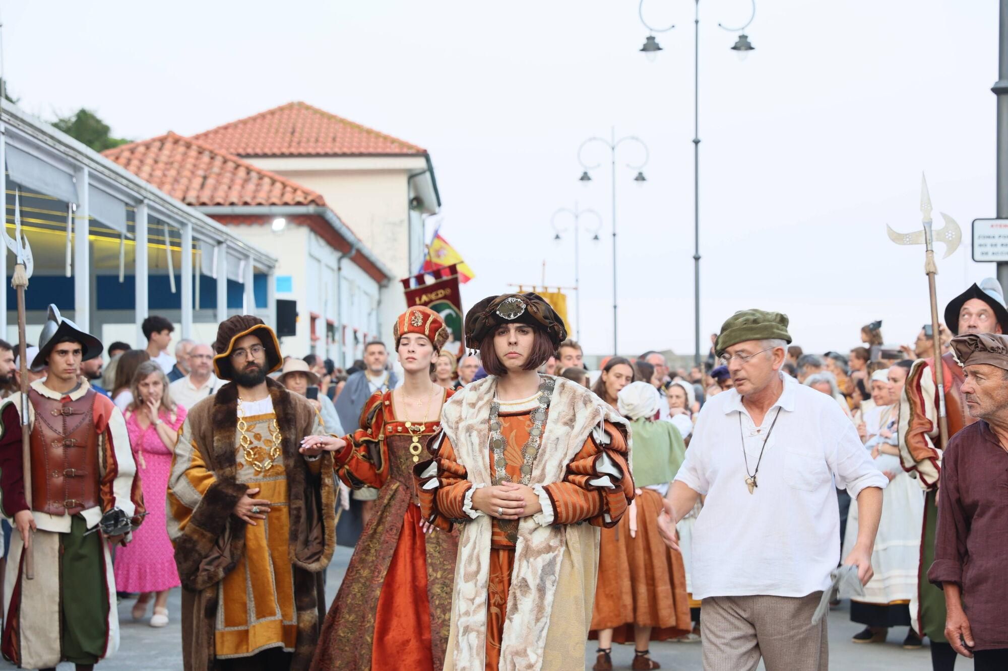 Carlos V siempre desembarca en Tazones