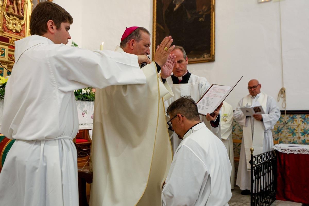 Todas las imágenes de la ordenación de Juan Carlos Rubertiello, diácono en Sant Antoni