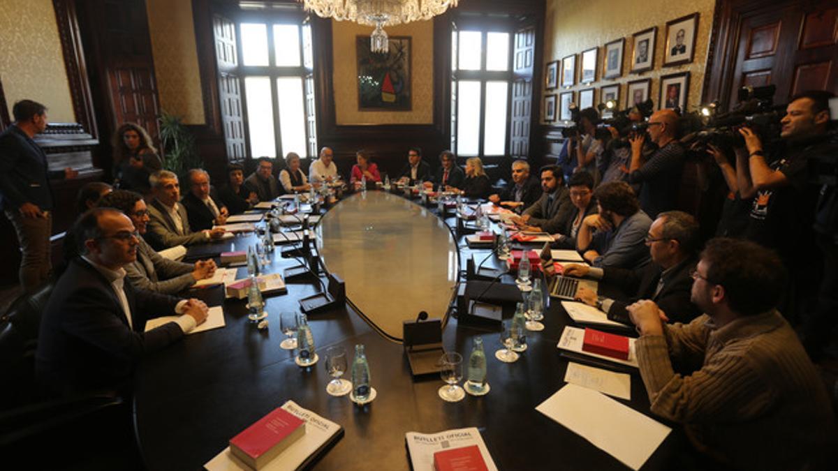 Imagen de la reunión de la junta de portavoces del Parlament.