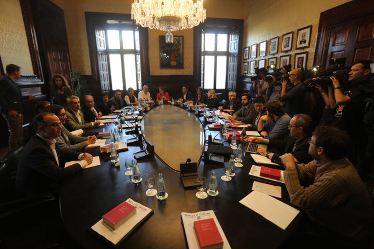 Imatge de la reunió de la junta de portaveus del Parlament.