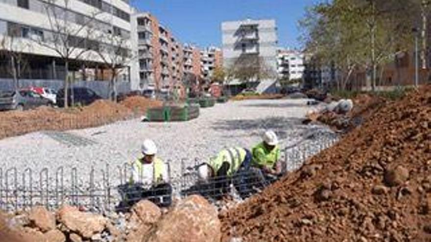 Nueva zona de juegos infantiles en el Raval Universitari de Castellón