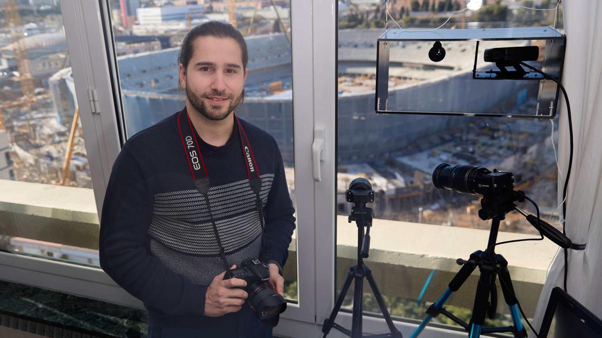 Eric Cerveto, creador de @camp.nou.now, recibió a SPORT en su domicilio