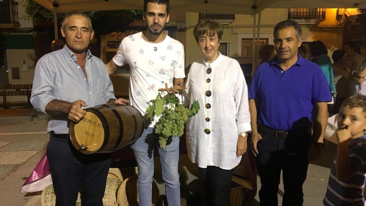 Un racimo de 1,8 kilos gana el concurso de uva Pedro Ximénez