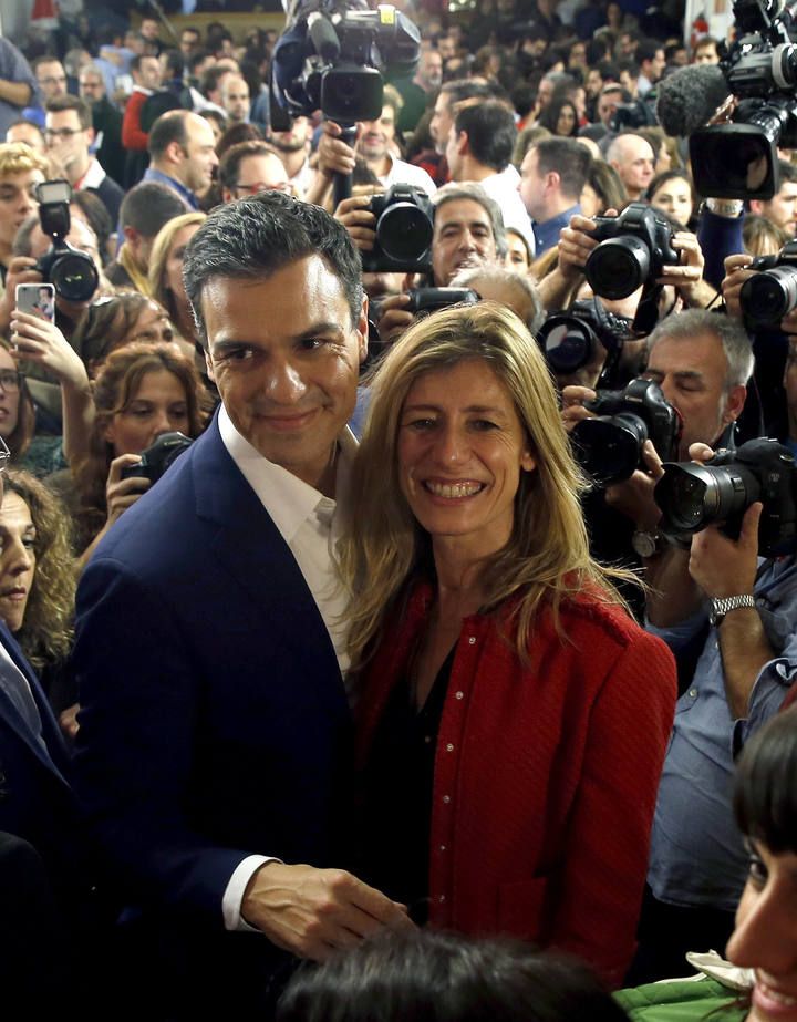 Los candidatos celebran los resultados de las elecciones