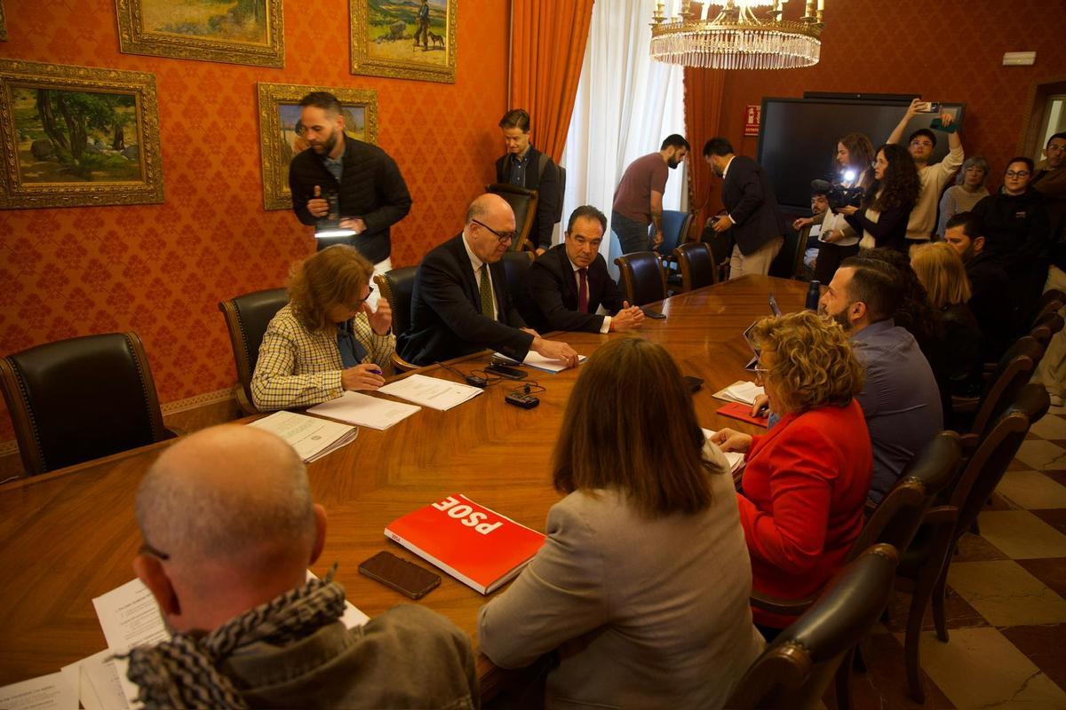 Los técnicos plantan a la comisión de investigación del escándalo de las viviendas protegidas de Alicante Los técnicos plantan a la comisión de investigación del escándalo de las viviendas protegidas de Alicante