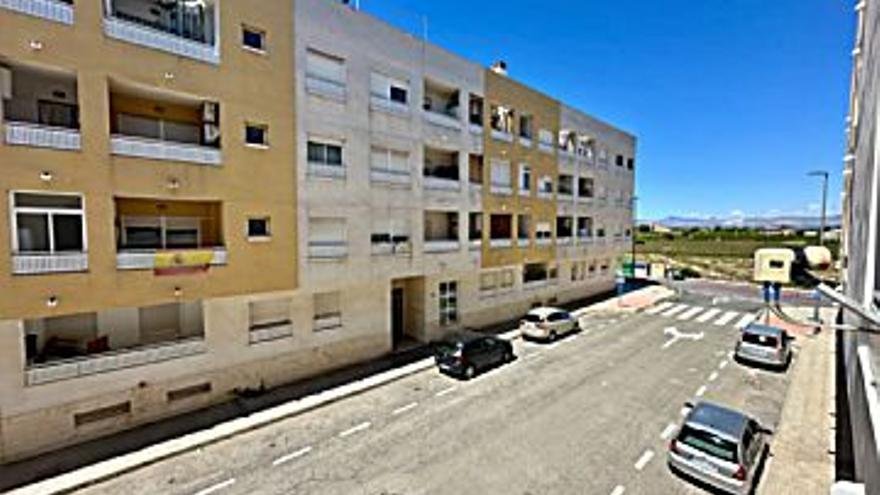 550 € Alquiler de piso en Almoradí 63 m2, 2 habitaciones, 1 baño, 9 €/m2...