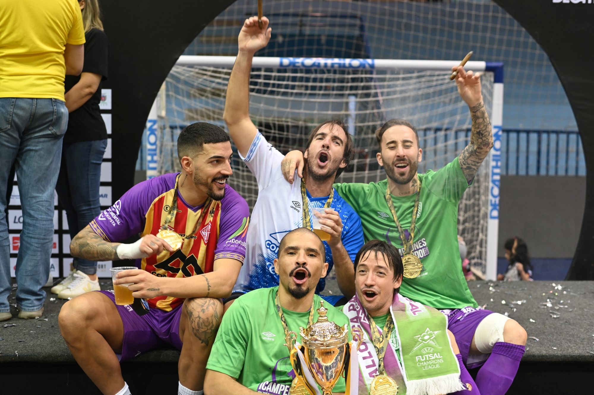 Las imágenes del Palma Futsal celebrando su título en la pista