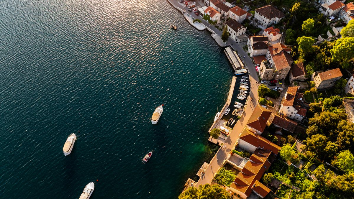 Del azul del Adriático al latido de los Balcanes: dos destinos en Europa para una escapada distinta este verano
