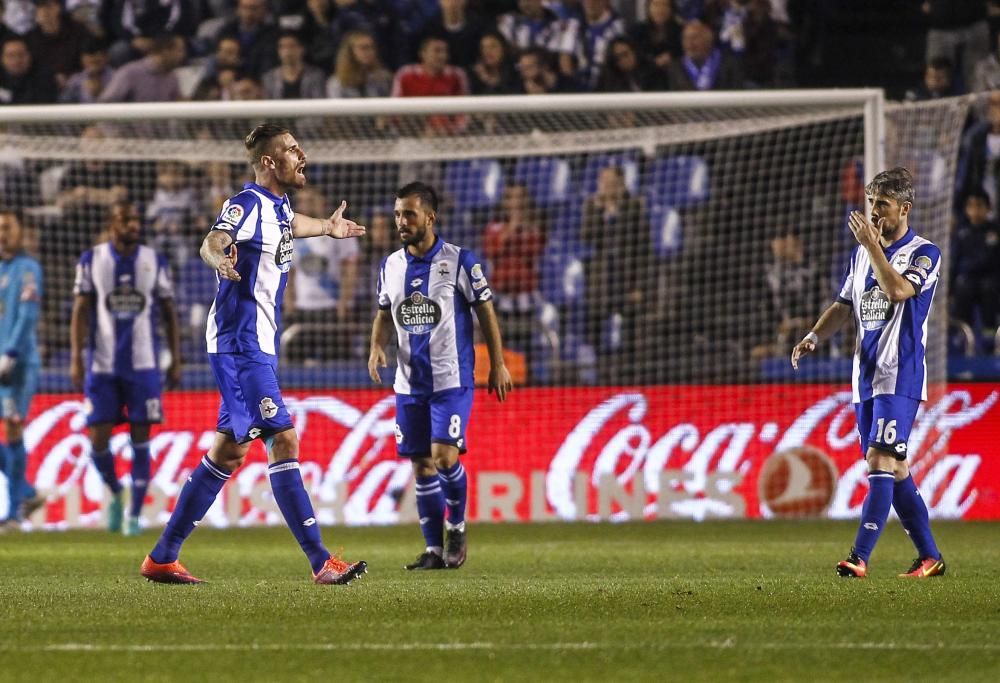 Un Çolak notable librea el ataque con un gran gol y un error suyo propicia el empate (1-1).