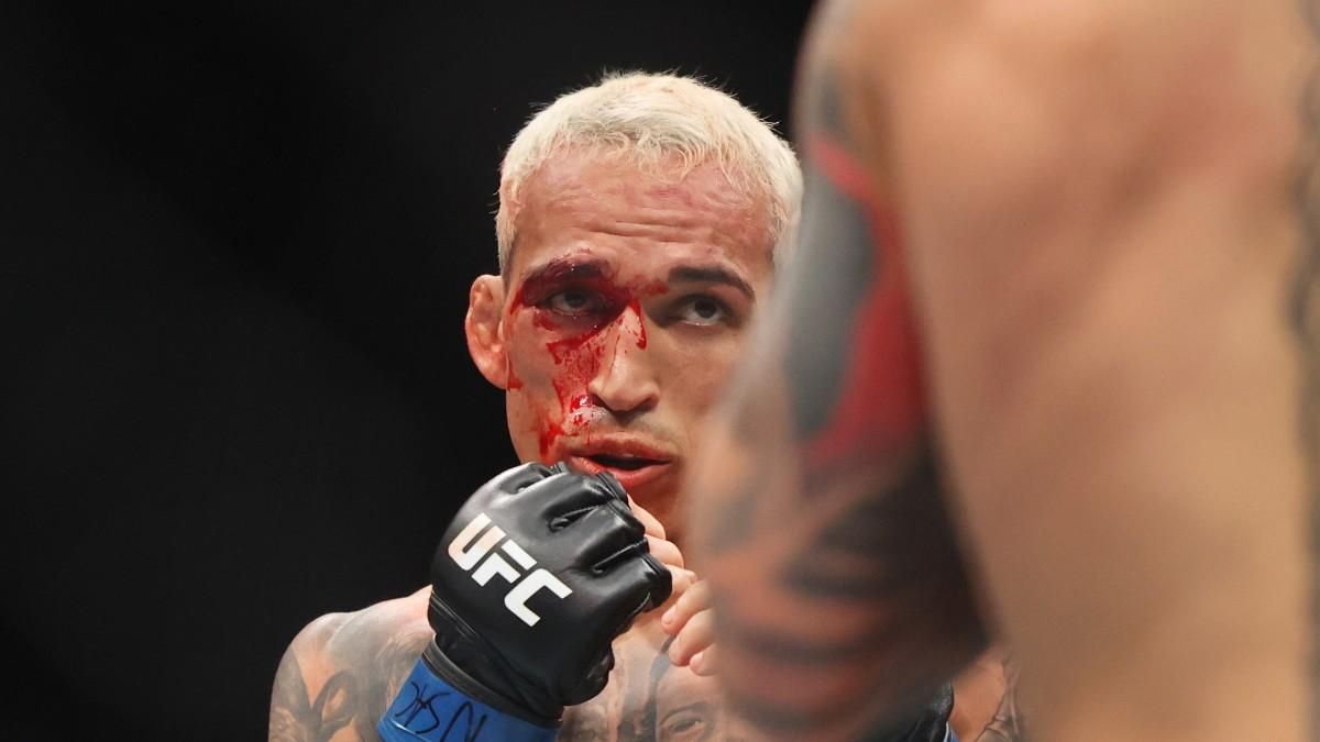 ¡Así fue el brutal KO de Topuria a Oliveira en el primer asalto!