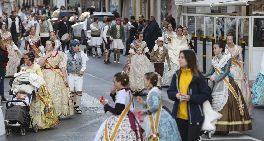 Visita de cortesía a las fallas del Port de Sagunt