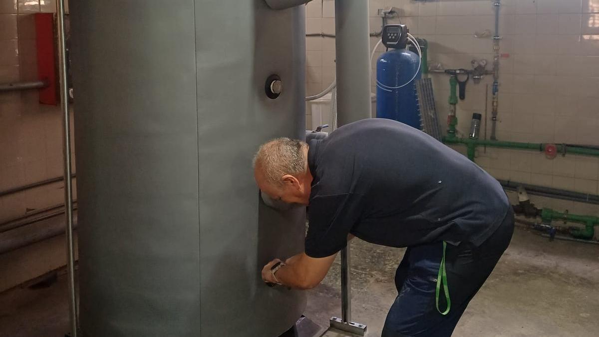 Instalación de aerotermia en el hospital del Rosell.