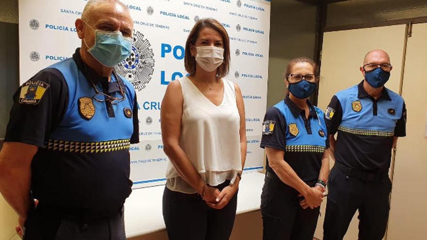 La edil de Seguridad de la capital junto a mandos de la Policía Local.