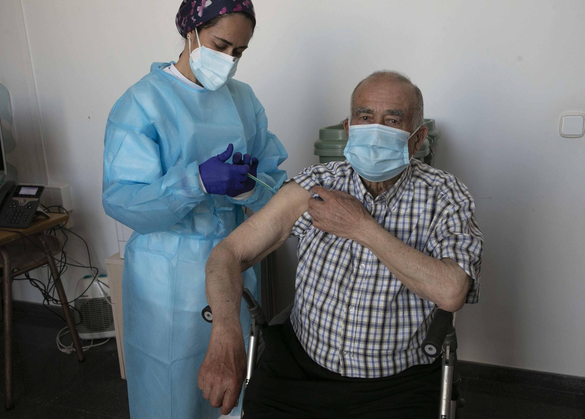 Vacunaciones a los mayores de 90 años en Sagunt
