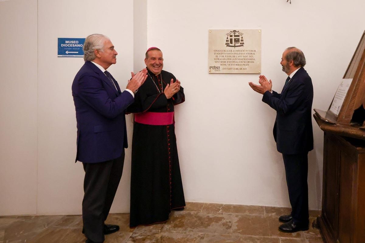 Todas las imágenes de la inauguración de la nueva iluminación de la Catedral de Ibiza
