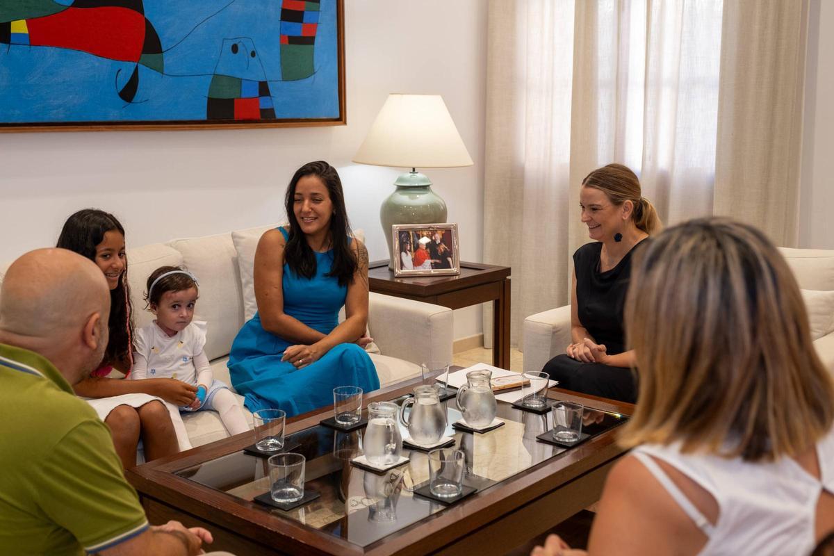 Baleares financiará el tratamiento de Olivia, la niña de tres años con piel de mariposa Baleares financiará el tratamiento de Olivia, la niña de tres años con piel de mariposa